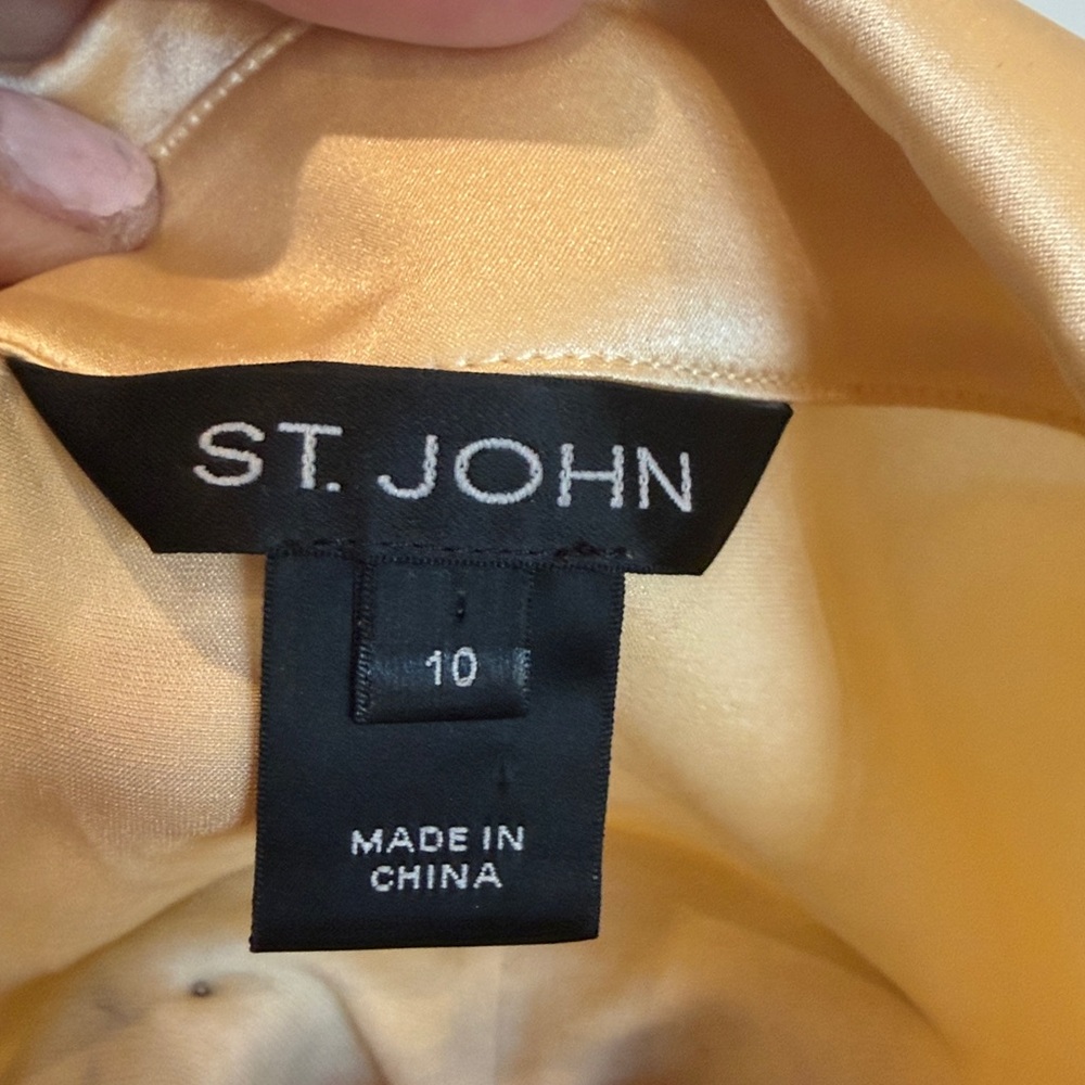 St. John Cream Satin Button-Down Shirt - Picture 5 of 5